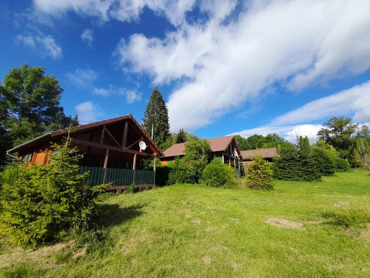 Camping-Chalets La Faviere Lac des Rouges Truites Exterior foto